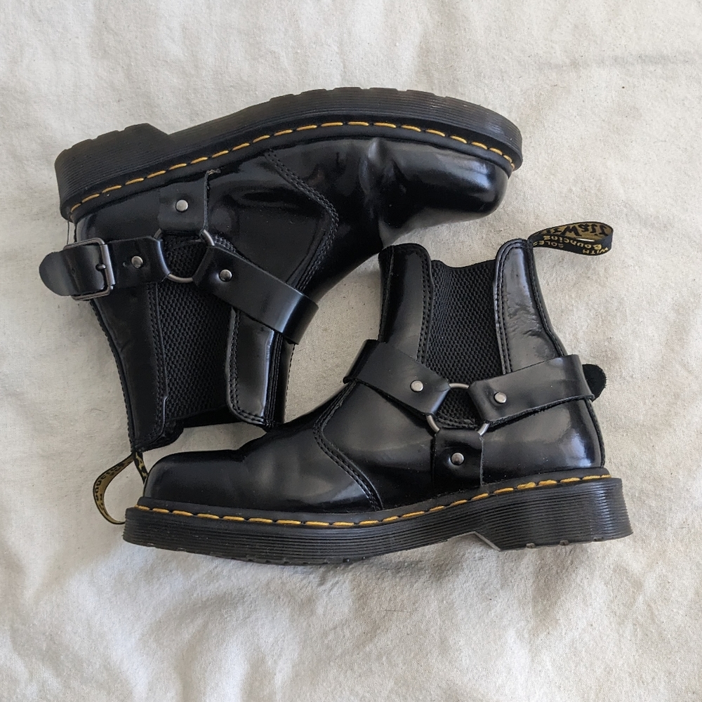 Dr. Martens Wincox Chelsea Boot